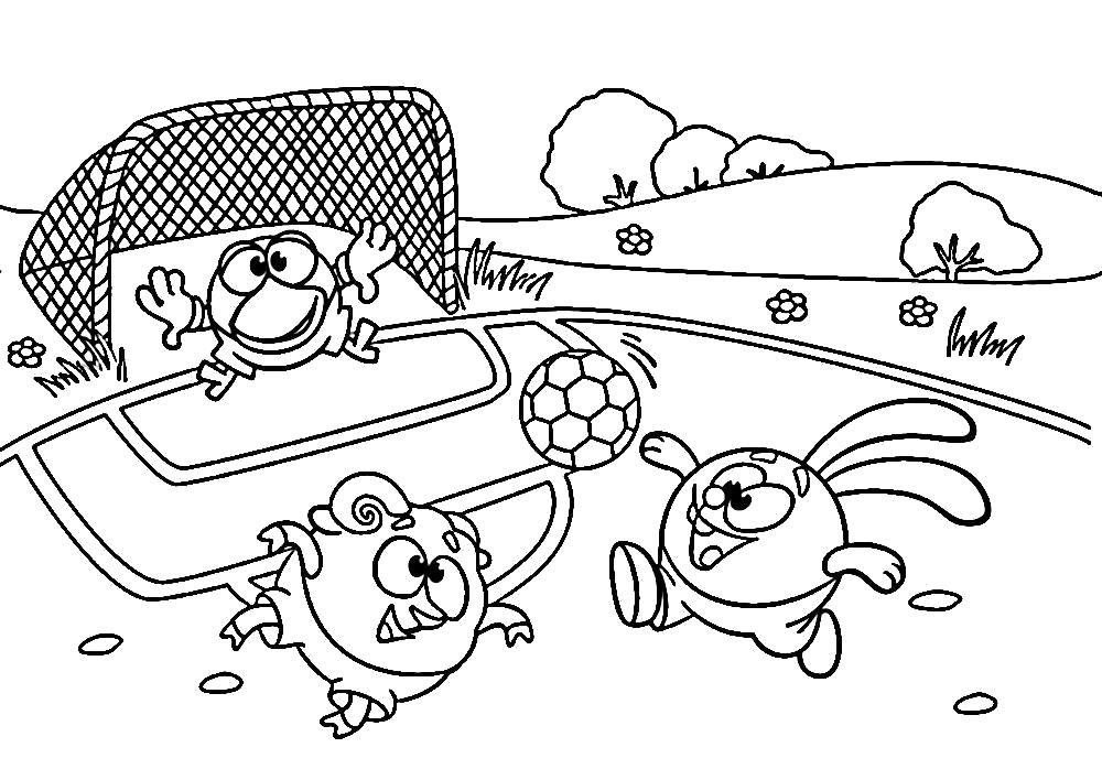 Раскраска Раскраски смешарики Крош для детей - скачать и распечатать бесплатно. Смешарики играют в футбол. Кар-Карыч на воротах. Крош дает пас Барашу. Смешарики